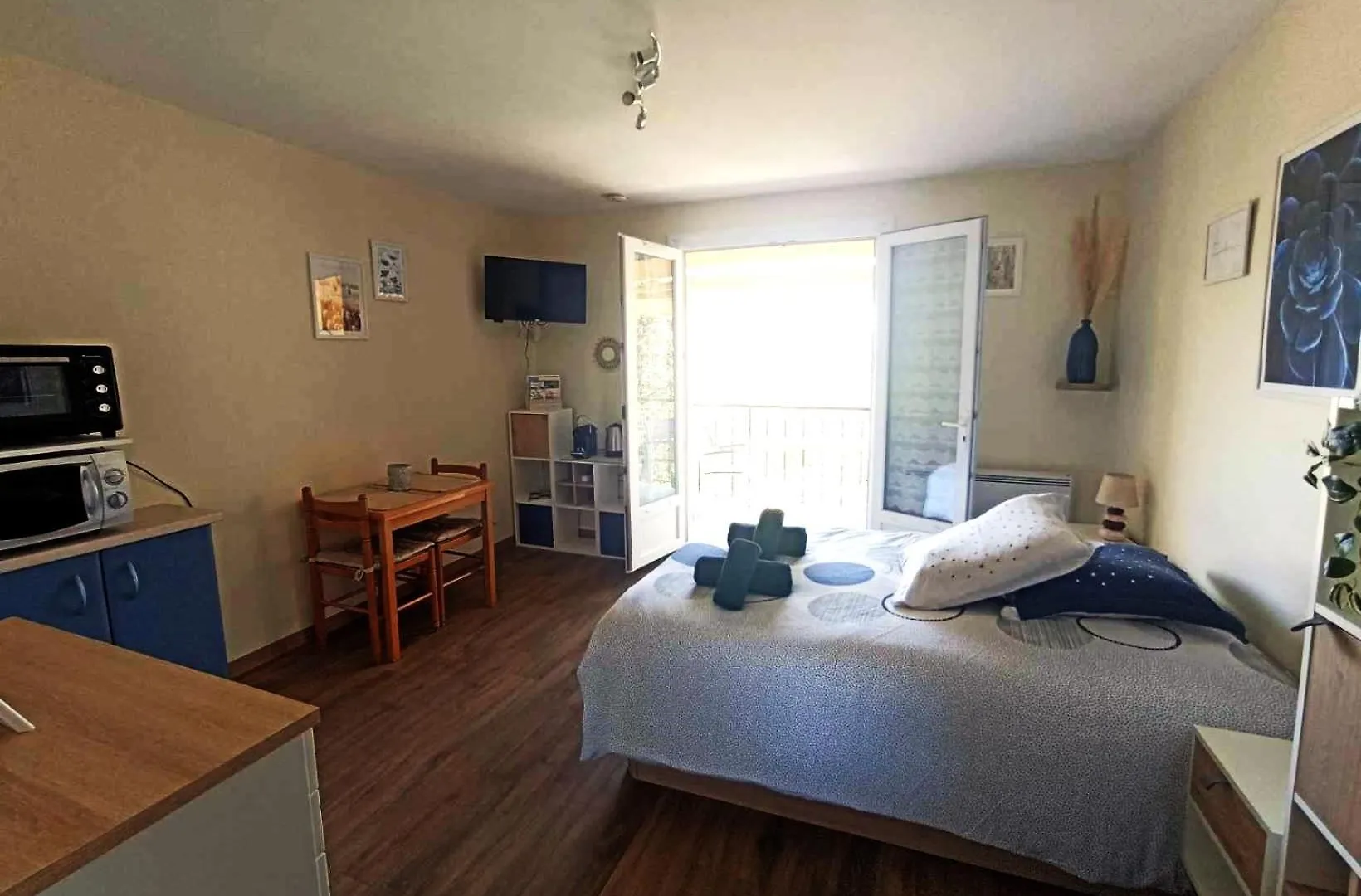 Lumineux Studio-Greoux-Les-Bains 0*, Greoux-les-Bains France