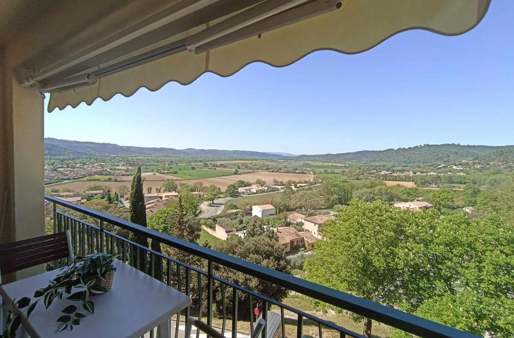 Lumineux Studio-Greoux-Les-Bains Apartment Greoux-les-Bains